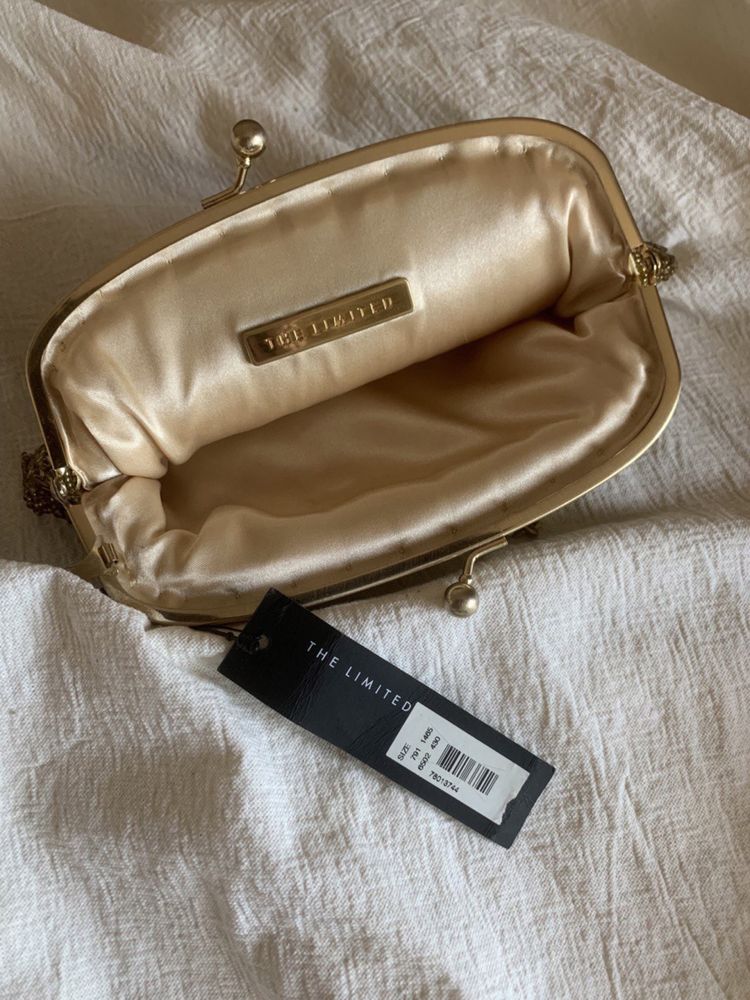 Золота сумочка-клатч з вишивкою бісером