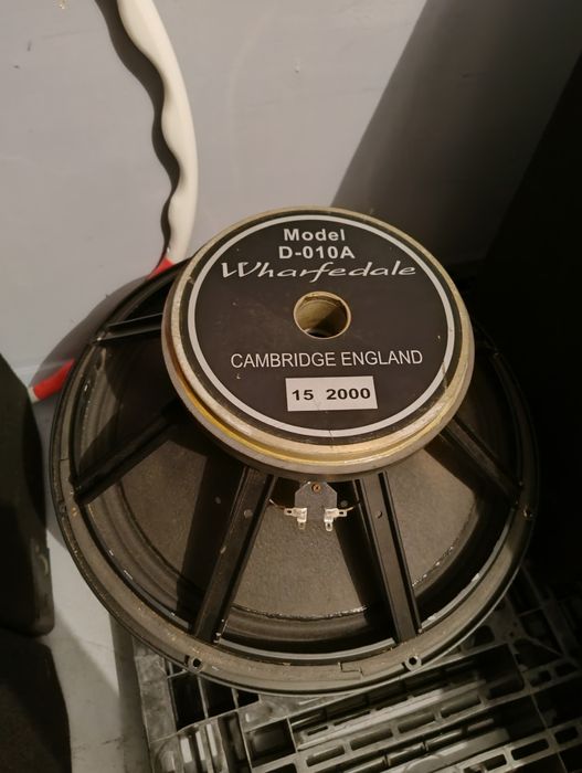 Subbasy subwoofer wharfedale 18" estradowe