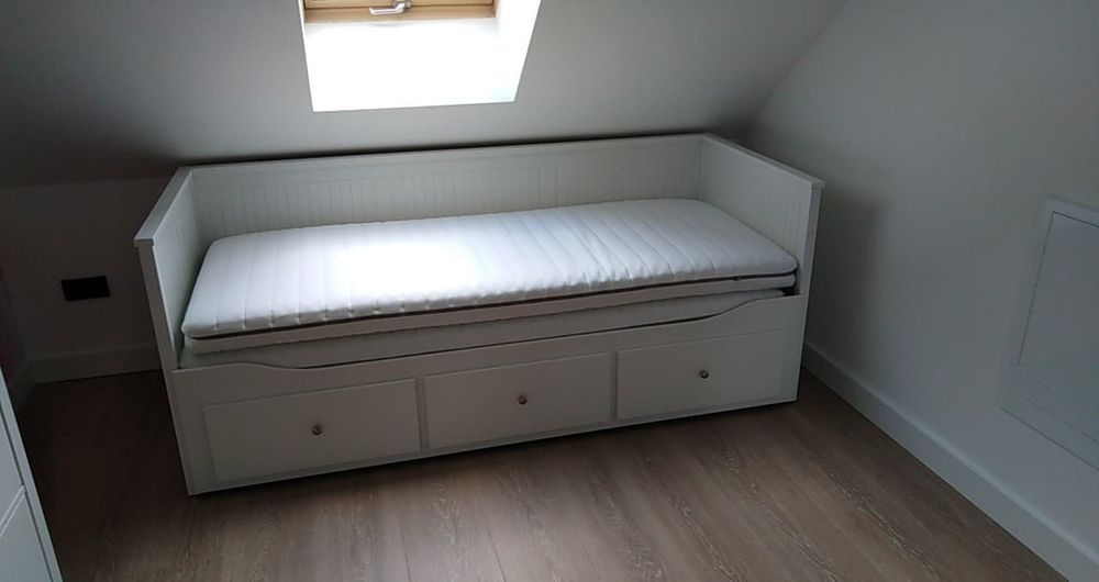 Składanie mebli z paczek