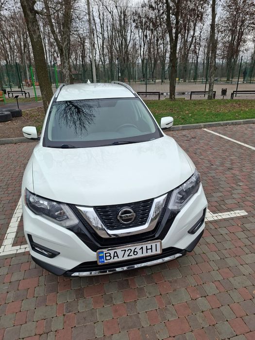 Ніссан рог 2018 року