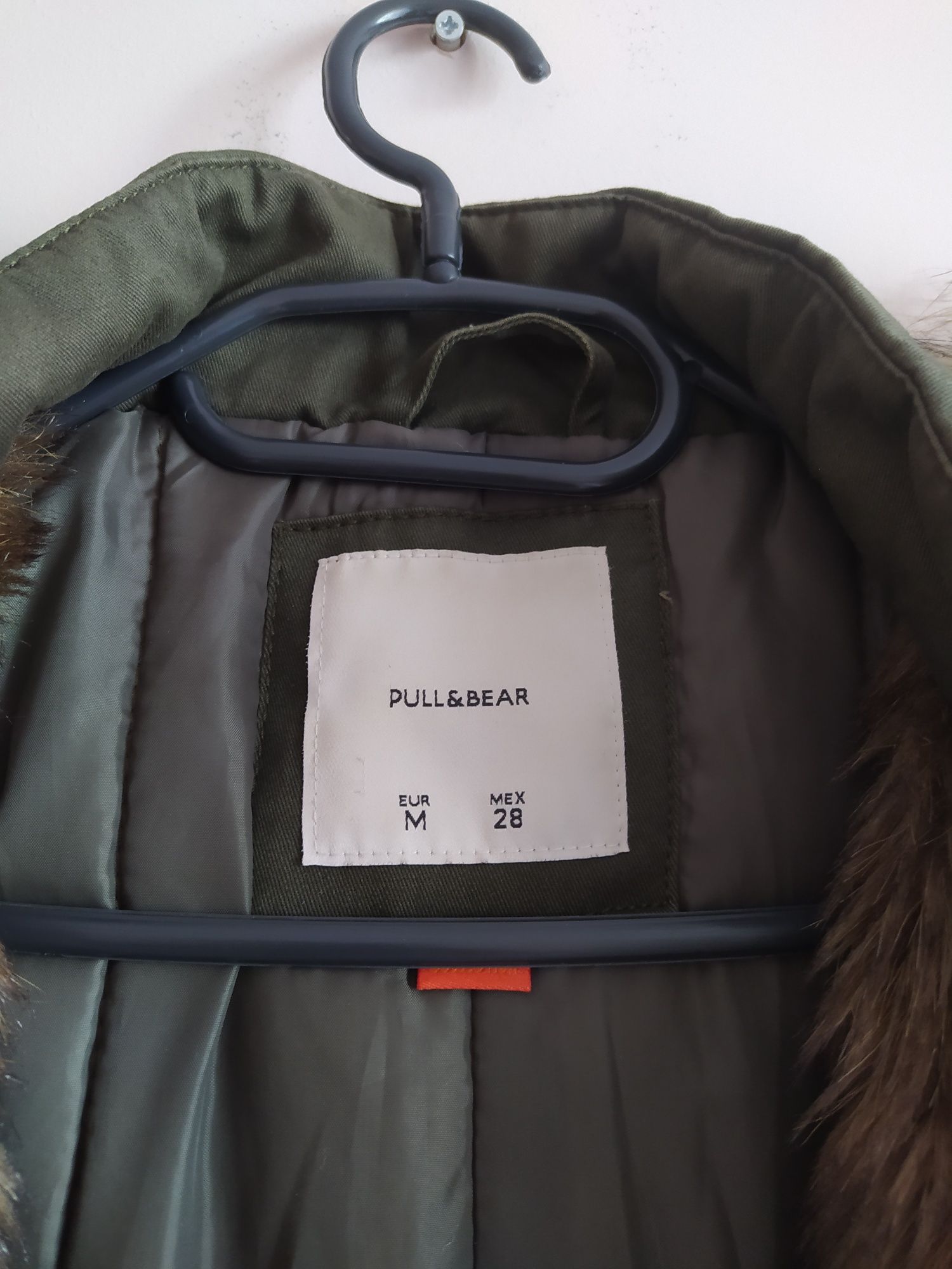 Zimowa kurtka parka z futerkiem, Pull&Bear, rozmiar M