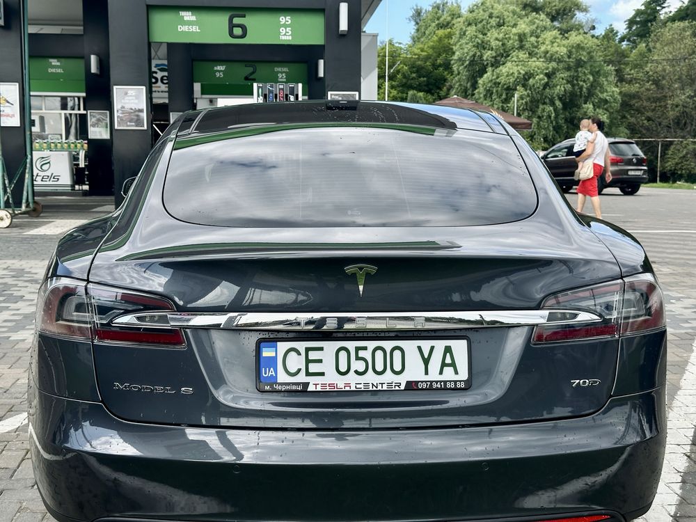 Продаю Tesla Model S 2015 Чернівці Повний Привід 70D
