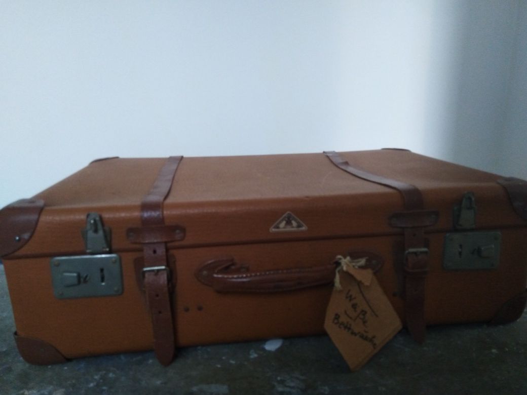 Старый чемодан ГДР.