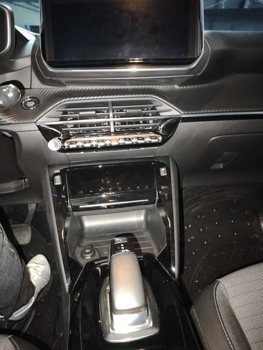 Peugeot e 208, garantia baterias 8 anos ou 160 000 km