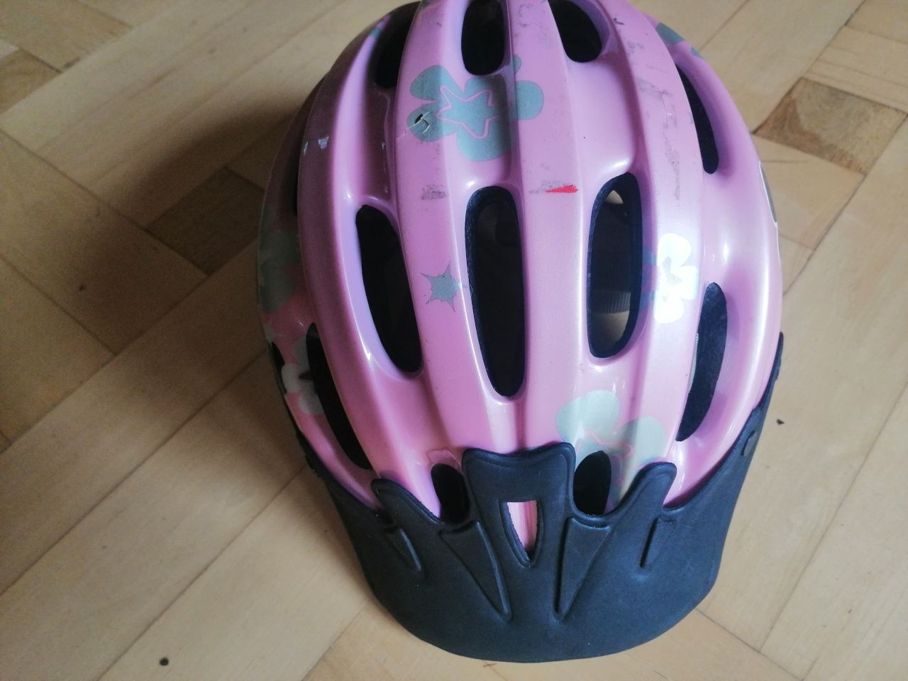 Kask rowerowy, rolki, hulajnoga