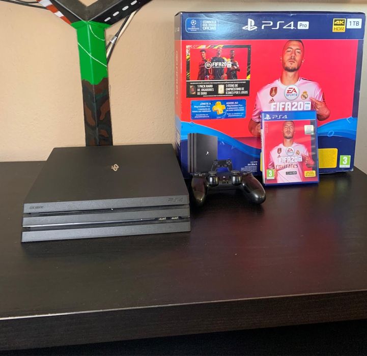 Playstation 4 Pro preta oportunidade