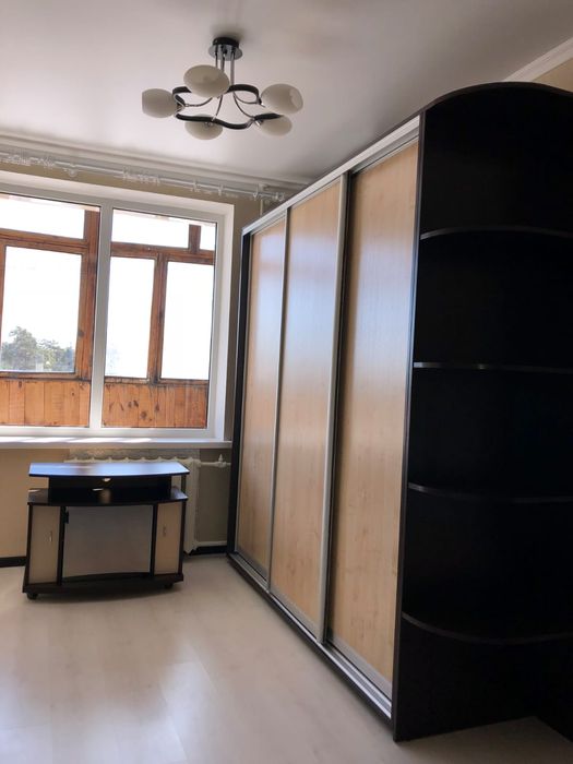 Київ Дарницький 1 кімнатна з газом та ремонтом