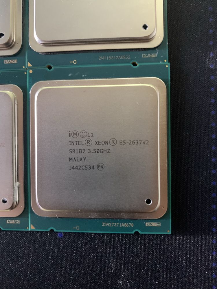 Bundle Processadores Xeon LG2011 + 1TB RAM DDR3L ECC