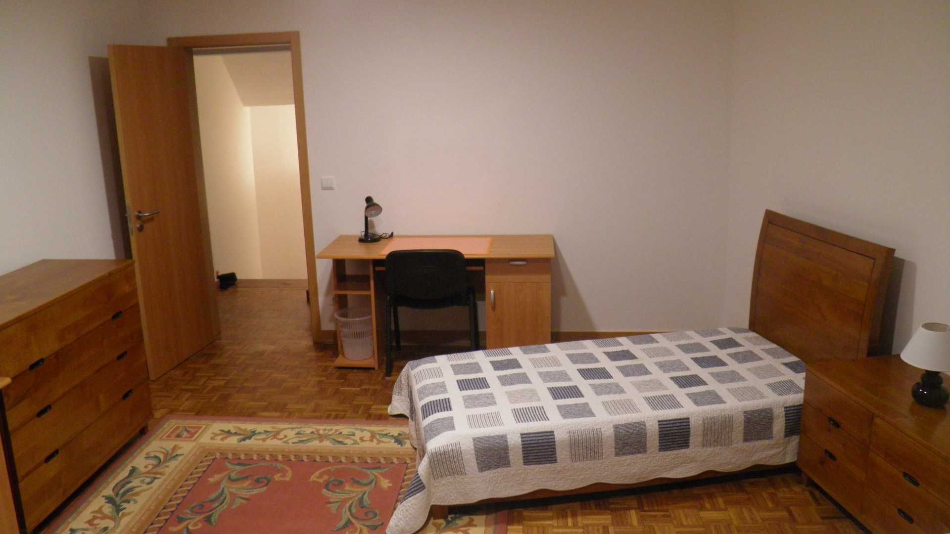 Quarto para menina estudante universitária em Coimbra