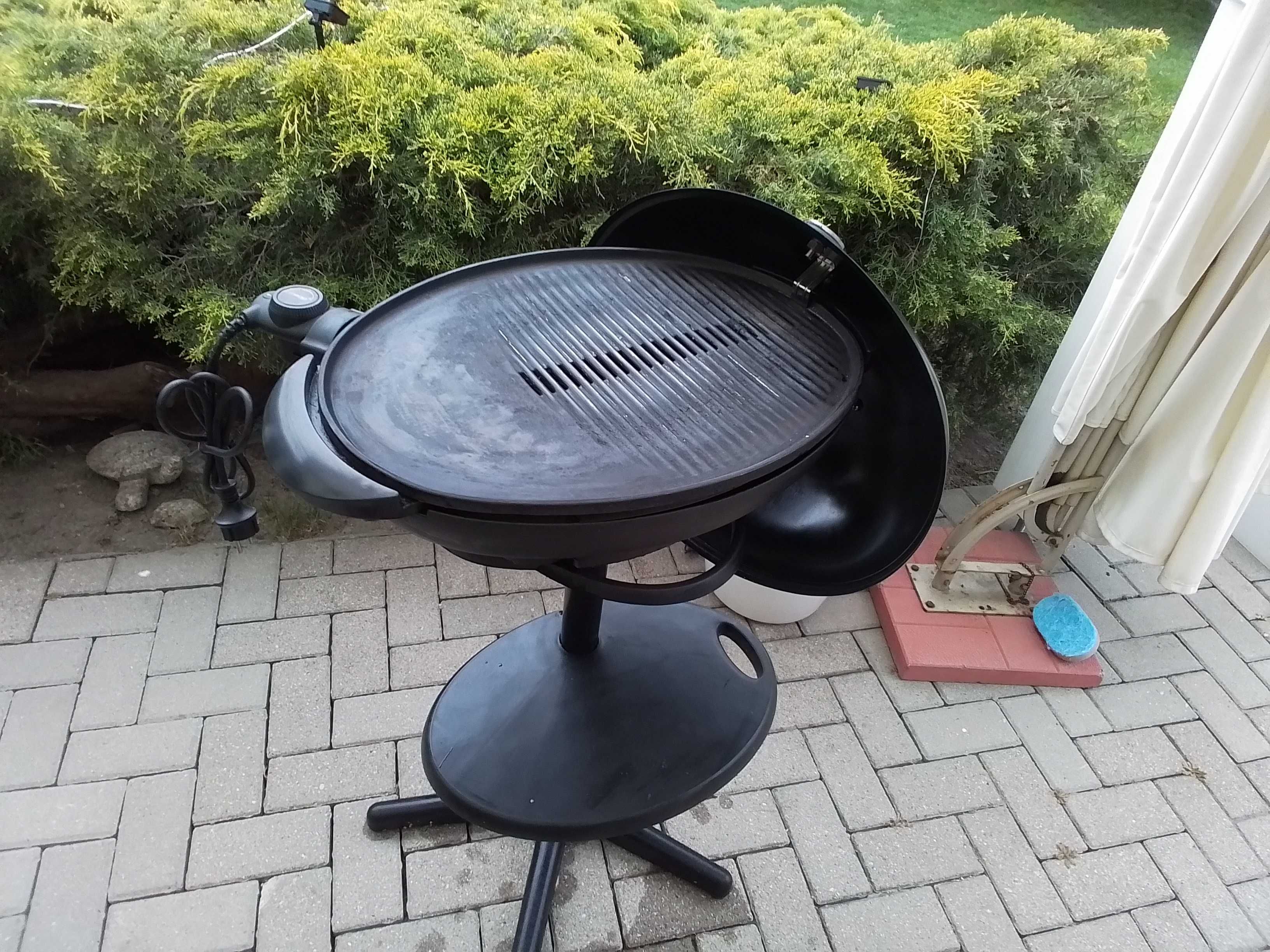 Grill ogrodowy elektryczny firmy STEBA VG 350