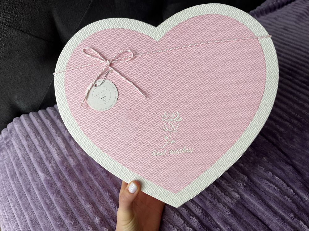Коробка у формі серця рожева 30 см