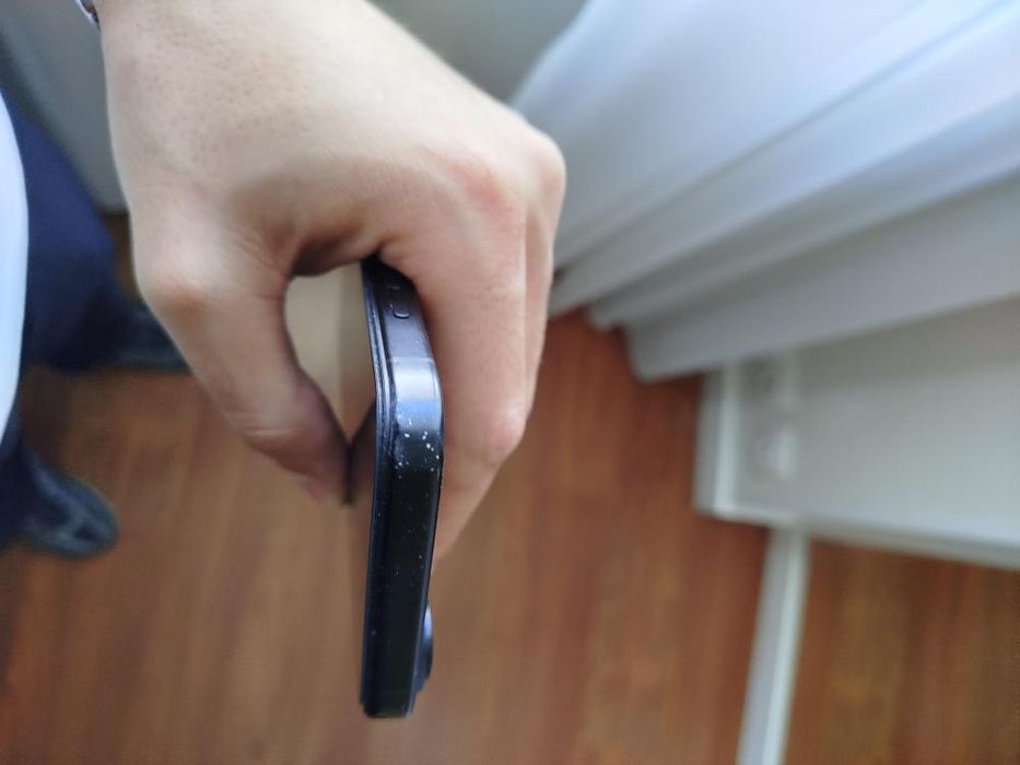 Iphone 16 preto titanico