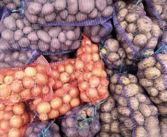 Batatas e cebolas