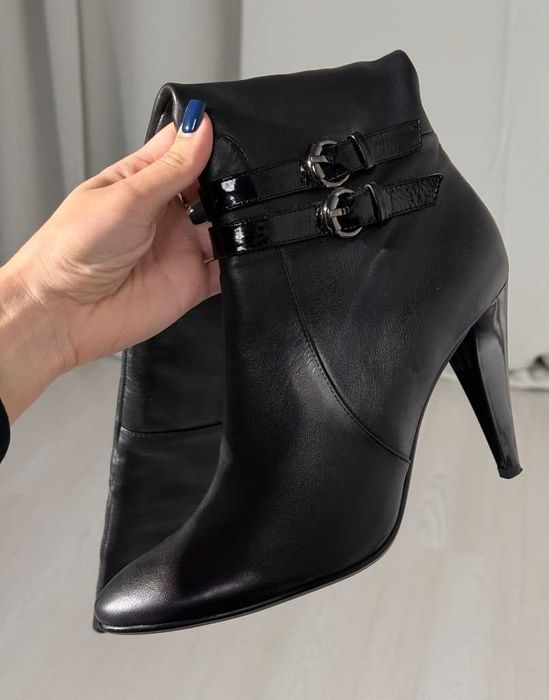 Продам жіночі чобітки