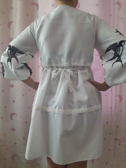 Сукня вишита бісером.