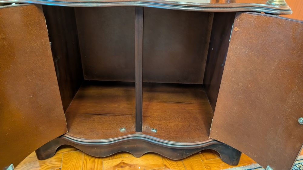 Móvel de TV em madeira.