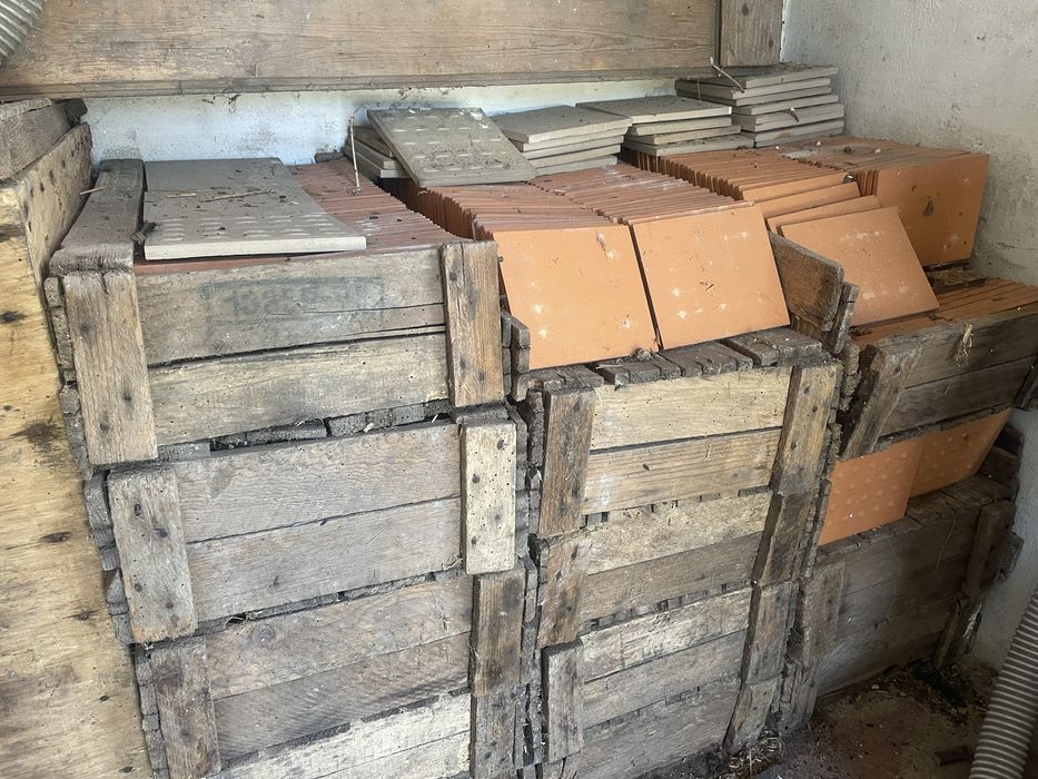 Плитка керамічна, біла емальована