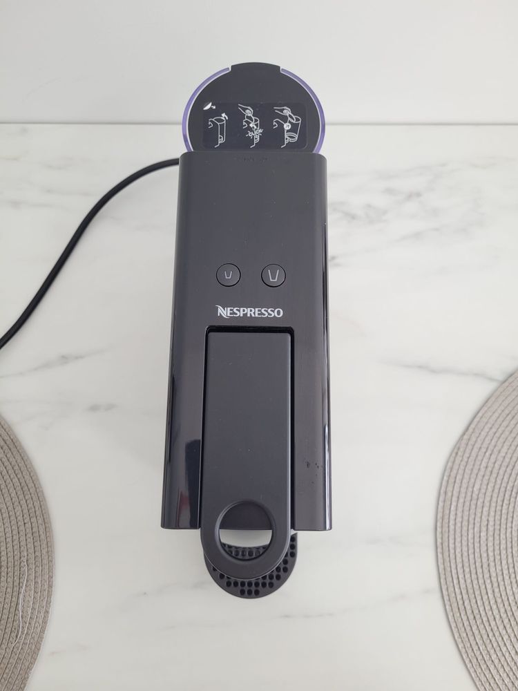 Máquina de Café Nespresso Essenza Mini