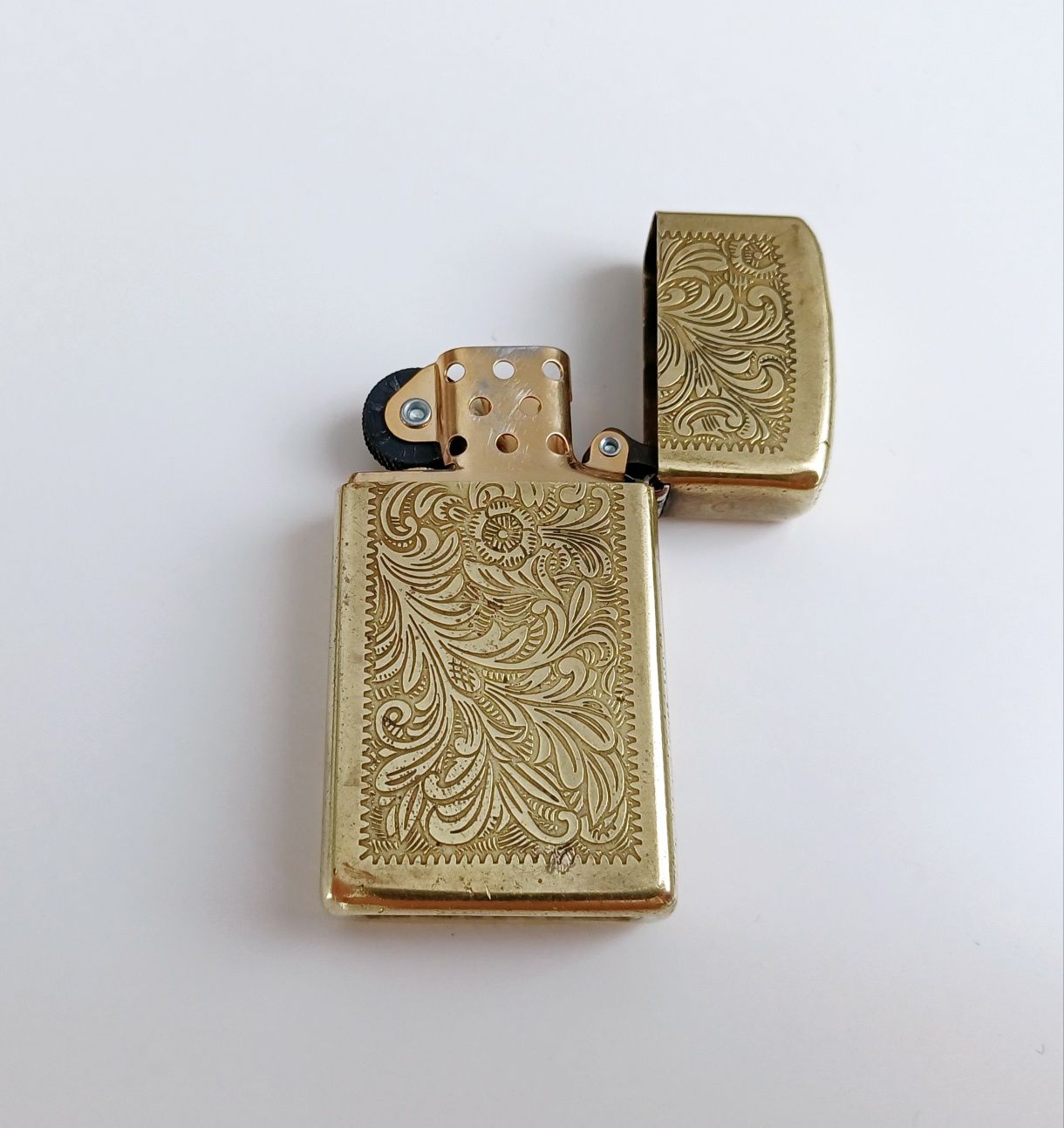 Złota Zapalniczka Zippo Venetian z 1997 roku