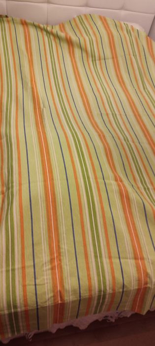 Edredão e cortinas criança.