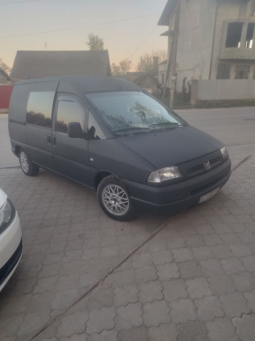 Пежо експерт 2002 року