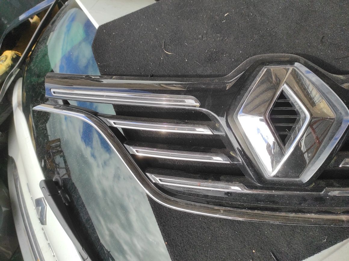 Sprzedam do reanult Megane IV grill stan jak na zdjęciu