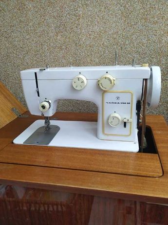 Швейна машинка ЧАЙКА-142М в дуже доброму стані
