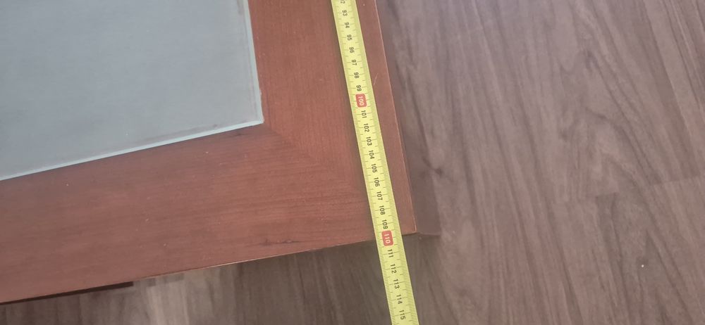 Mesa de centro com vidro