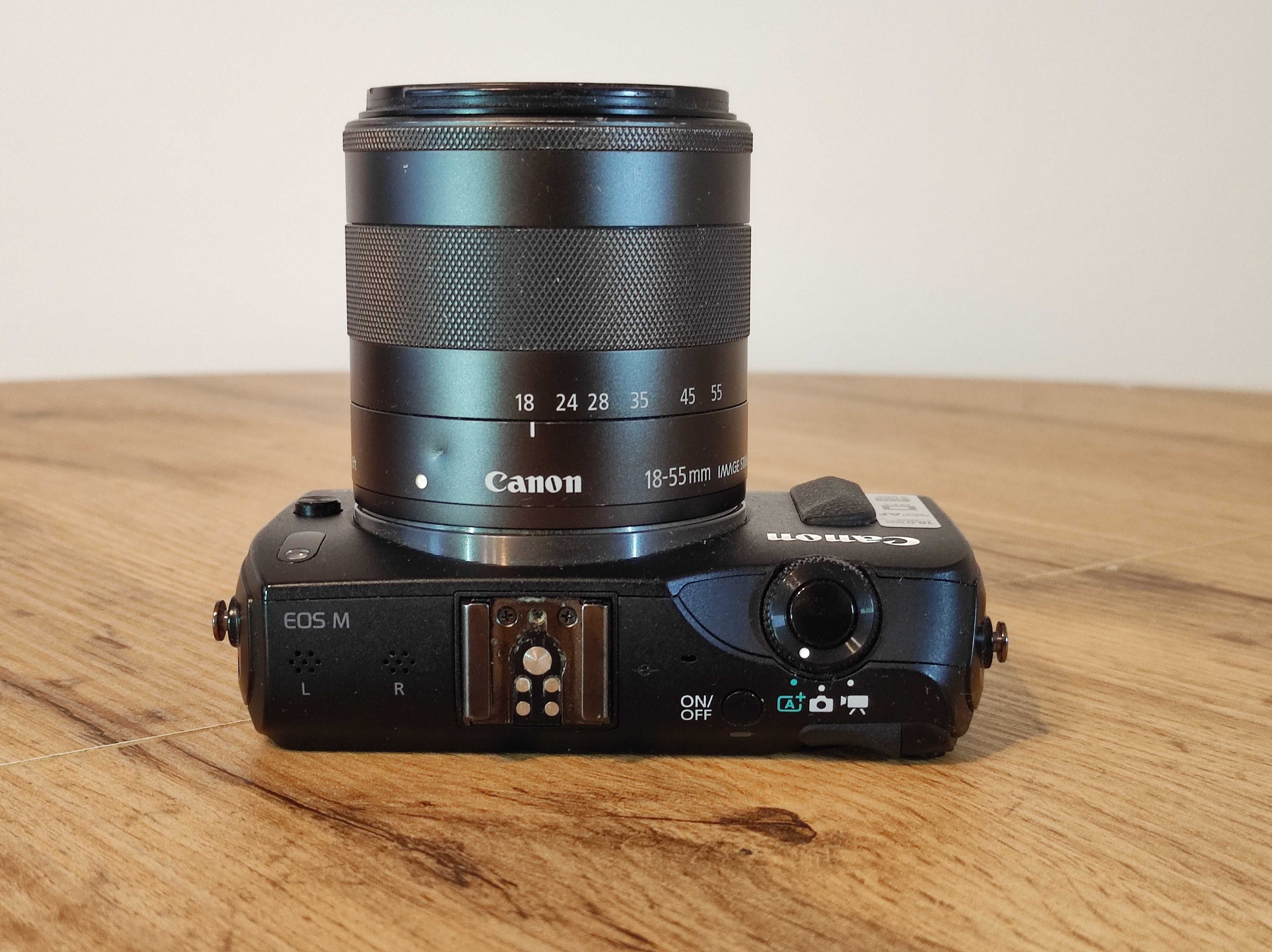 Canon EOS-M z ob 18–55 mm f3.5–5.6 IS STM + grip