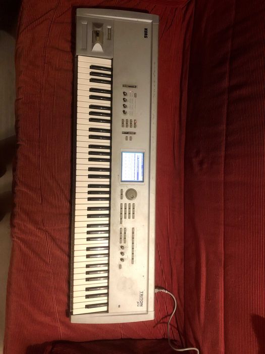 Sintetizador KORG TRITON PRO 76 teclas