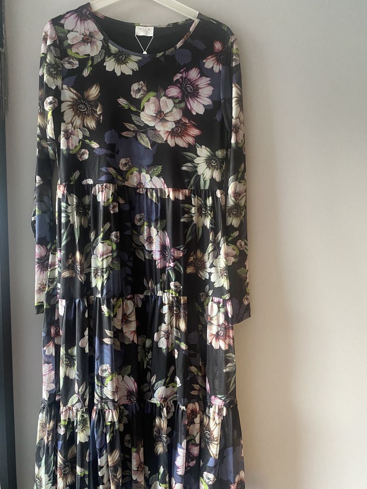 Nowa sukienka midi s/m marki Vila na wiele okazji super miły materiał