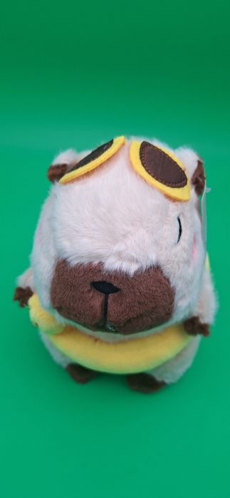 Nowa maskotka Kapibara z kółkiem i okularami