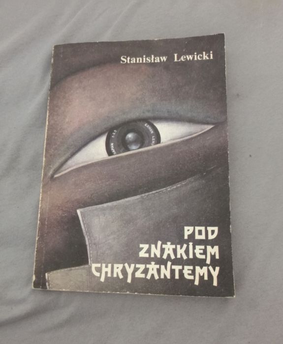 Pod znakiem chryzantemy