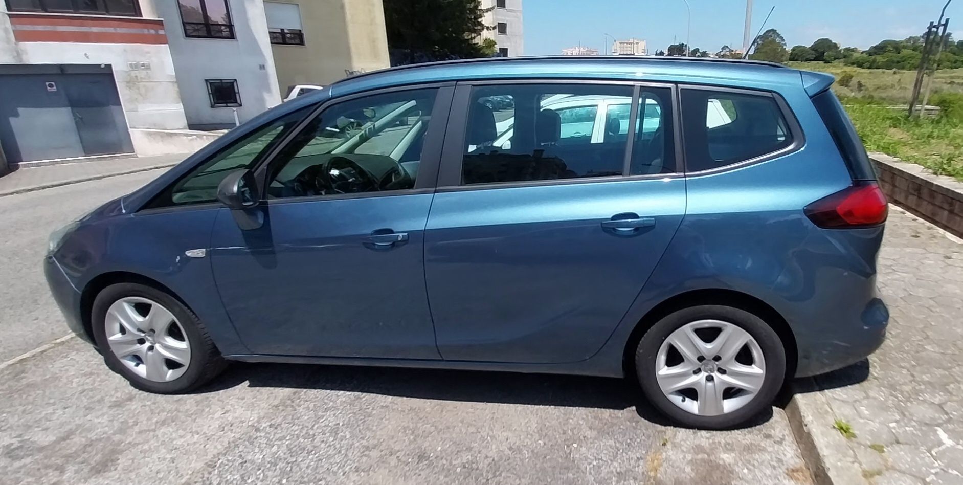 Opel Zafira Tourer 1.6 CDTi |7 lugares|2012|7.800 €
   >