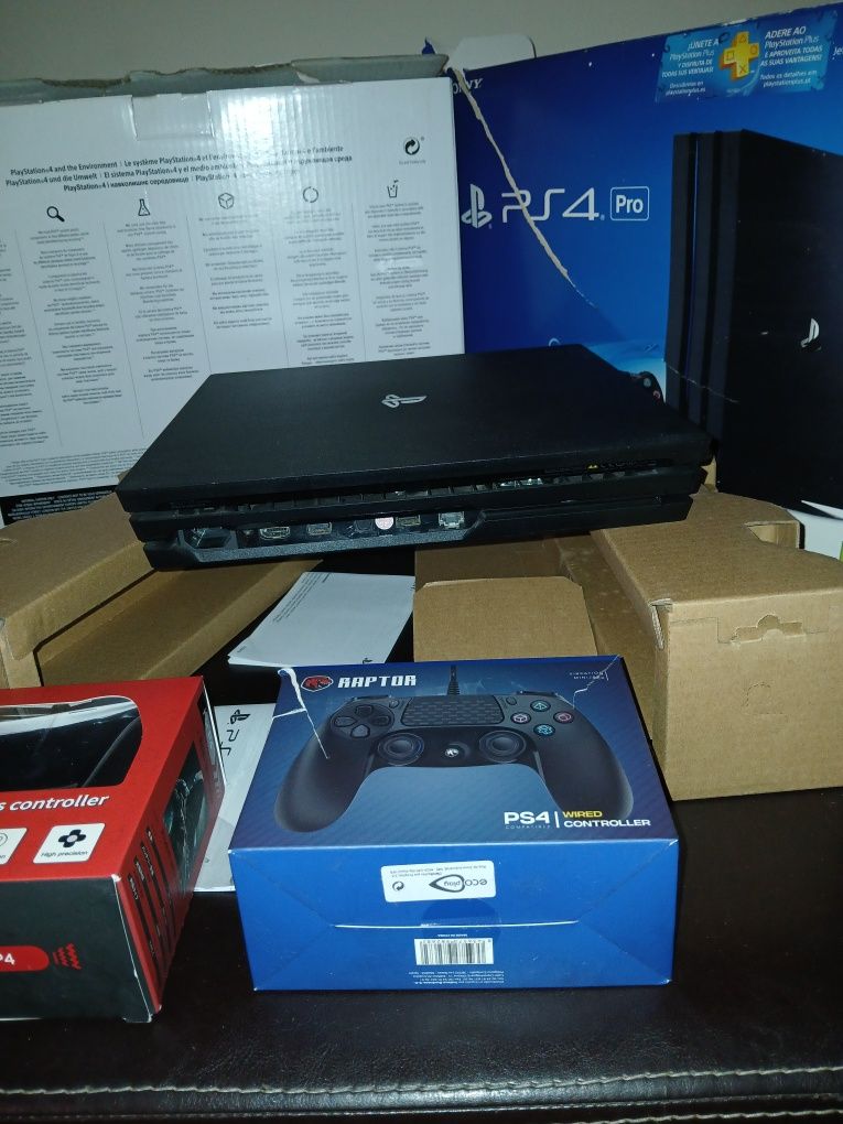 Ps4 Pro + 2 comandos