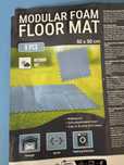 Mata puzzle pod basen
