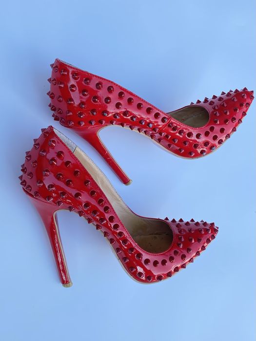 Туфлі Christian Louboutin Pigalle Plato