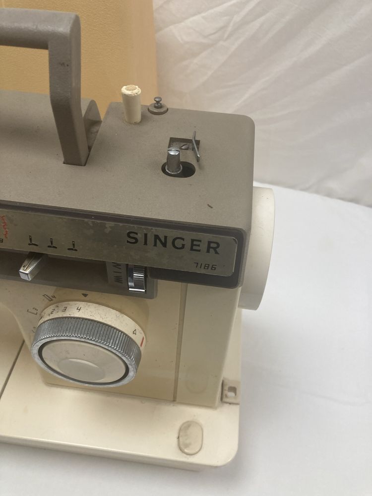 Maquina de Costura Singer Vintage