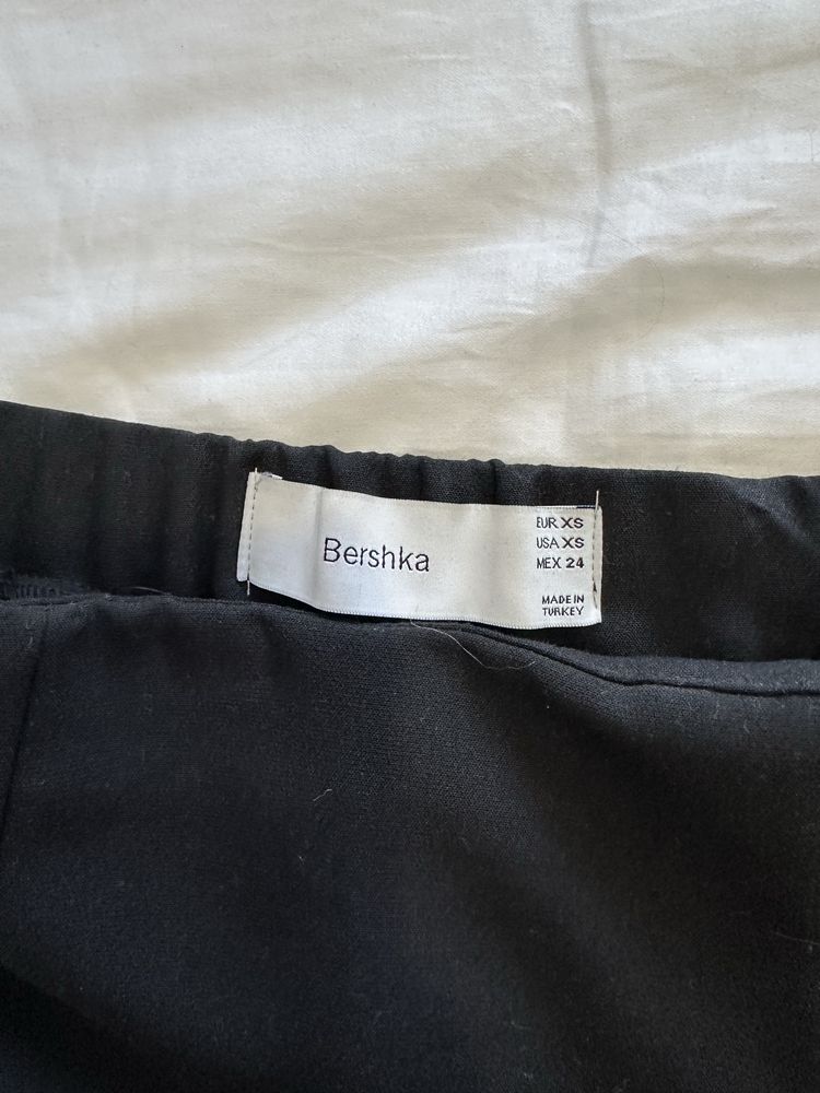 Saia-calção - Bershka - Tam. Xs