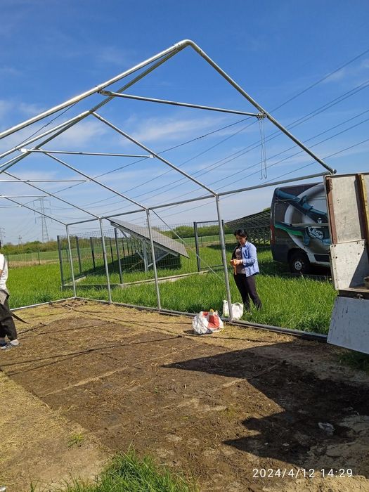 Namiot dla rolników, magazyn