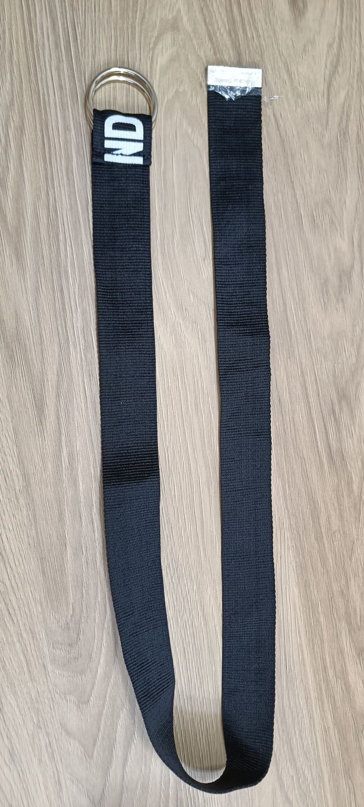 Pasek materiałowy czarny z białymi napisami 102 cm nowy srebrna klamra