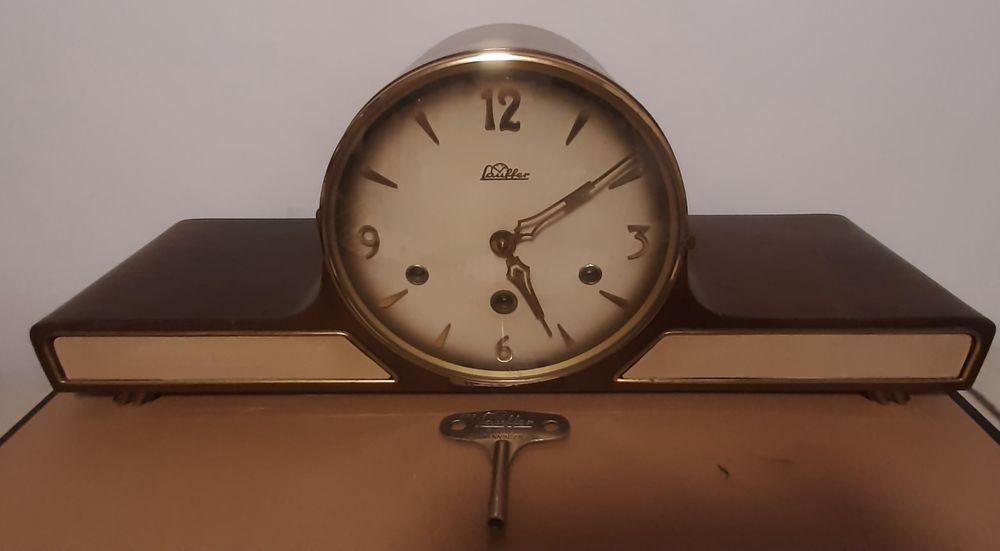 Kwadransowy zegar kominkowy Karl Lauffer – Westminster 4/4, lata 50/60