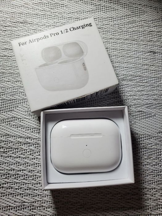 Зарядний кейс для AirPods Pro 1/2 — універсальний чохол-зарядка