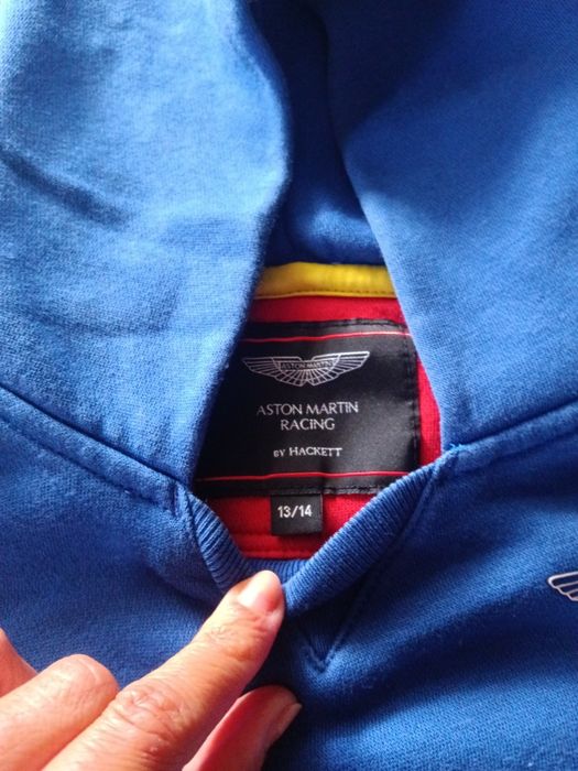 Hooddie Aston Martin, 13/14 anos
Usado mas estimado
Com um pequenino b