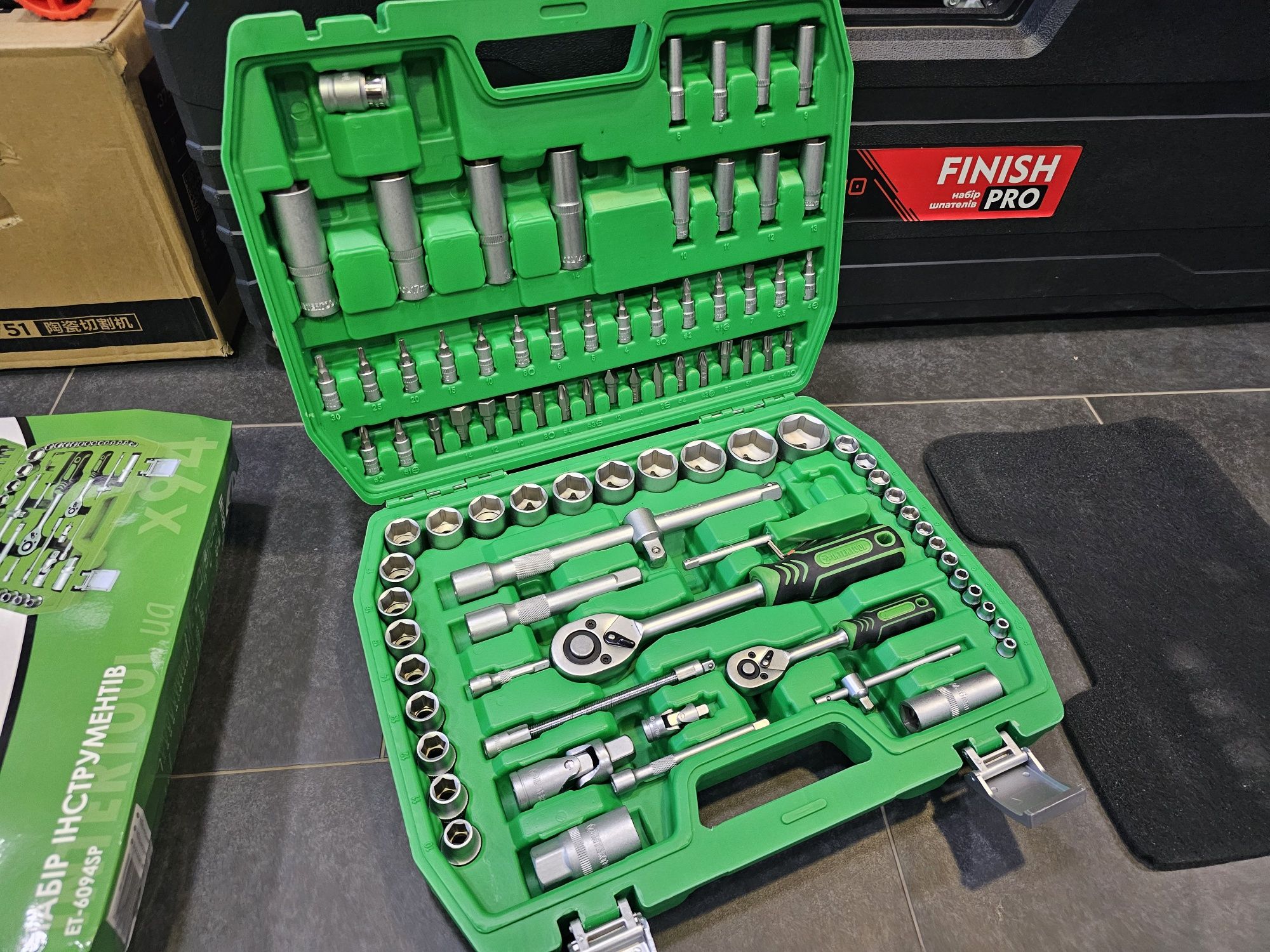 Набор инструментов Головок 94ед. Intertool 1/2", 1/4" 72 зуба Трещетки