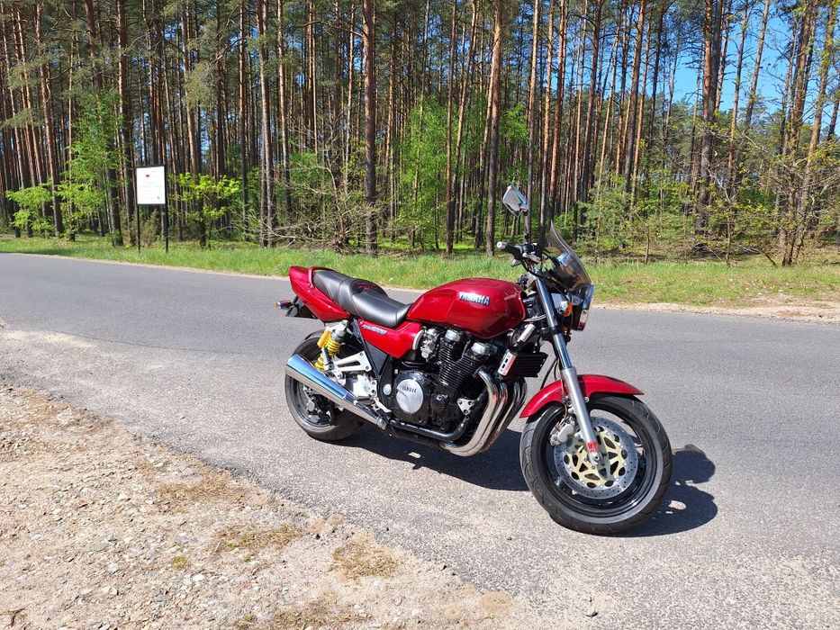 Yamaha Xjr 1200.