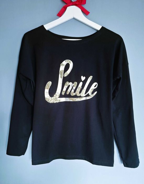 Czarna bluzka z napisem Smile złote cekiny