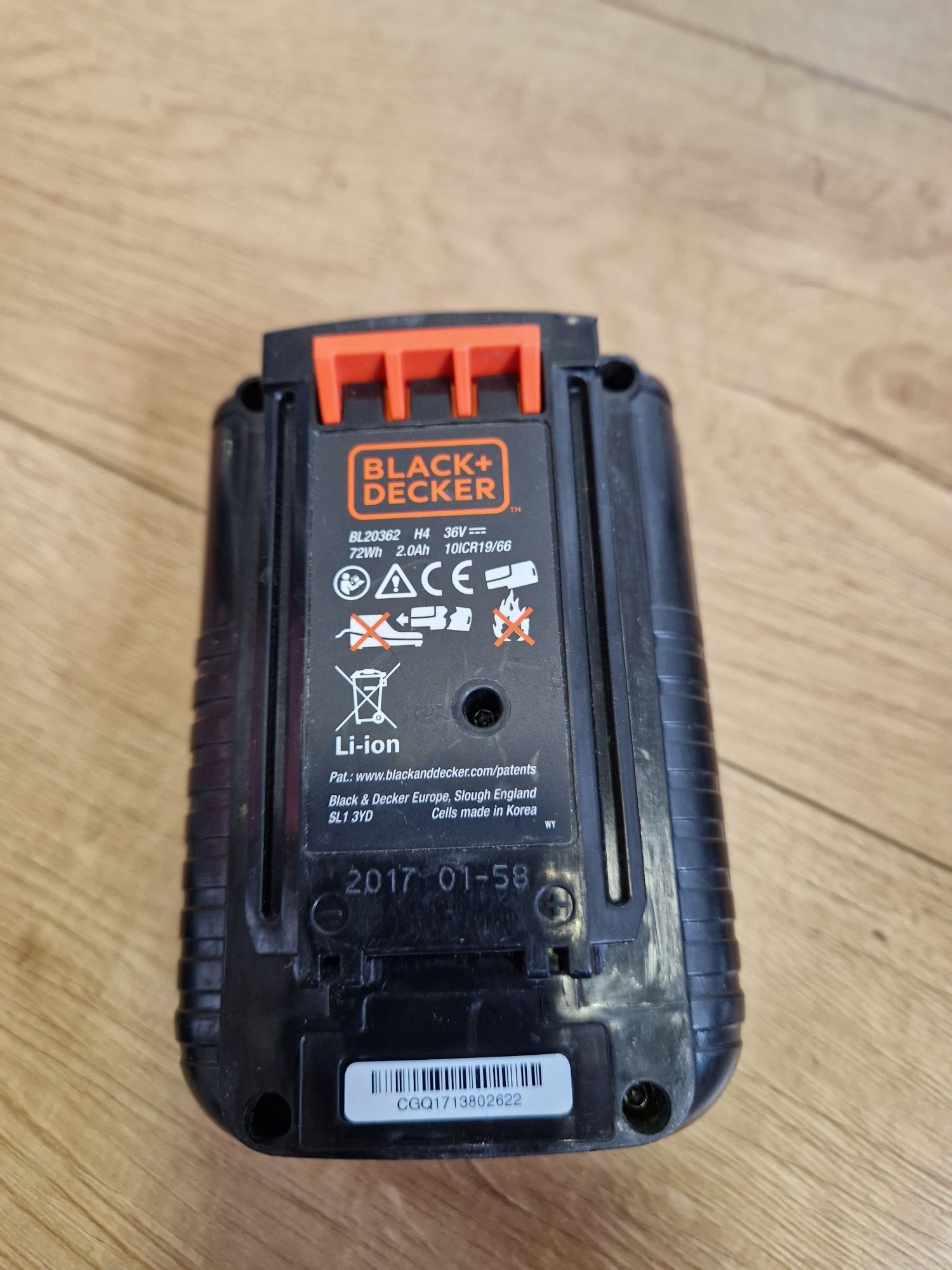 Kosiarka podkaszarka akumulatorowa Black decker 36V ladowarka