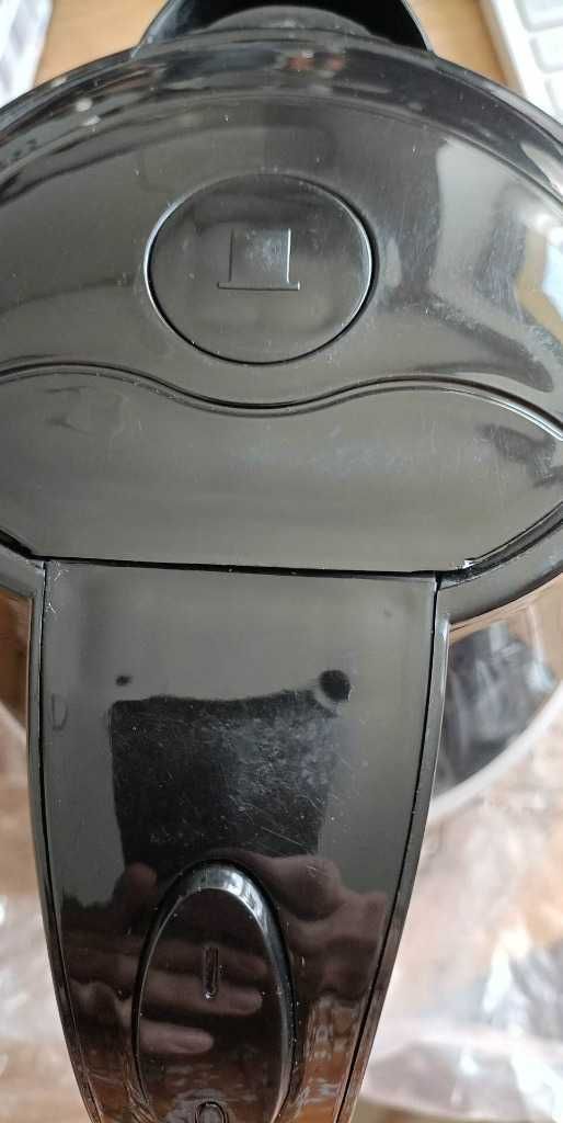 Czajnik bezprzewodowy Techwood TB-1666 1,6 l