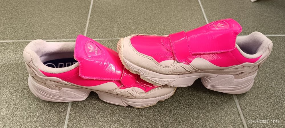 Новые кроссовки adidas